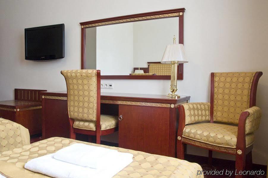 Hotel Holiday Park Warsaw Room photo